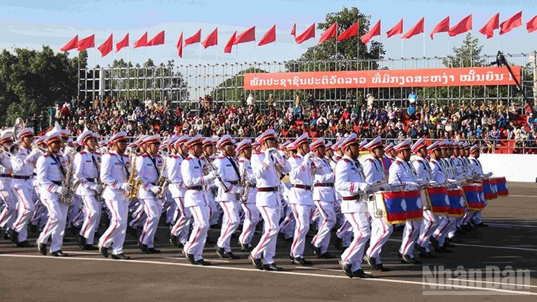 军乐队方阵参加总彩排。