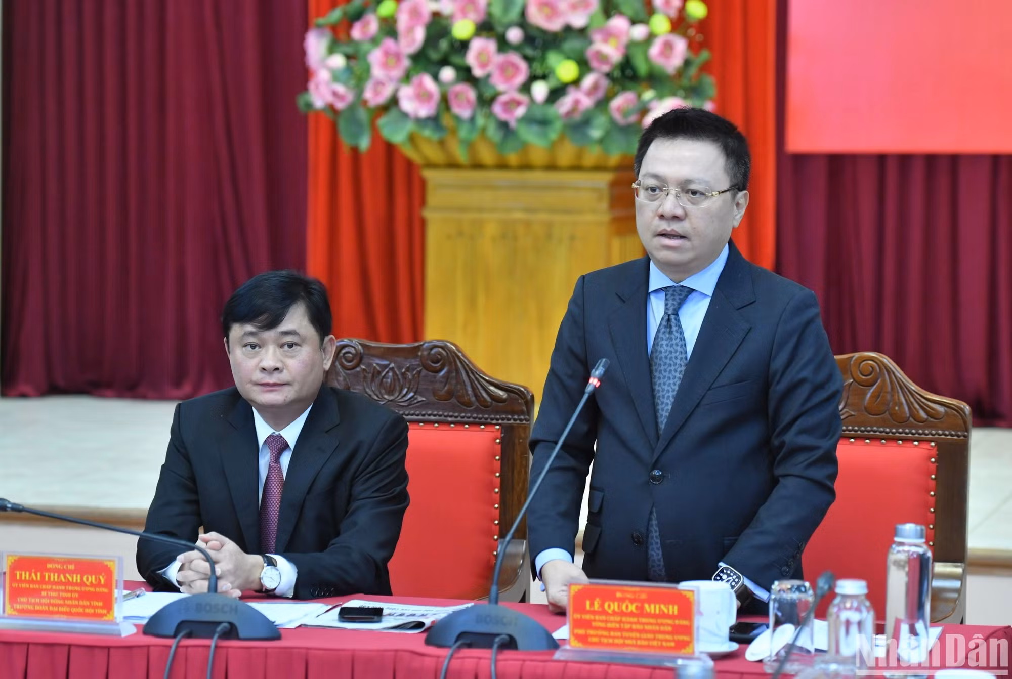 《人民报》社总编辑黎国明在签字仪式上发表讲话时对义安省近年来取得的积极成就表示祝贺。