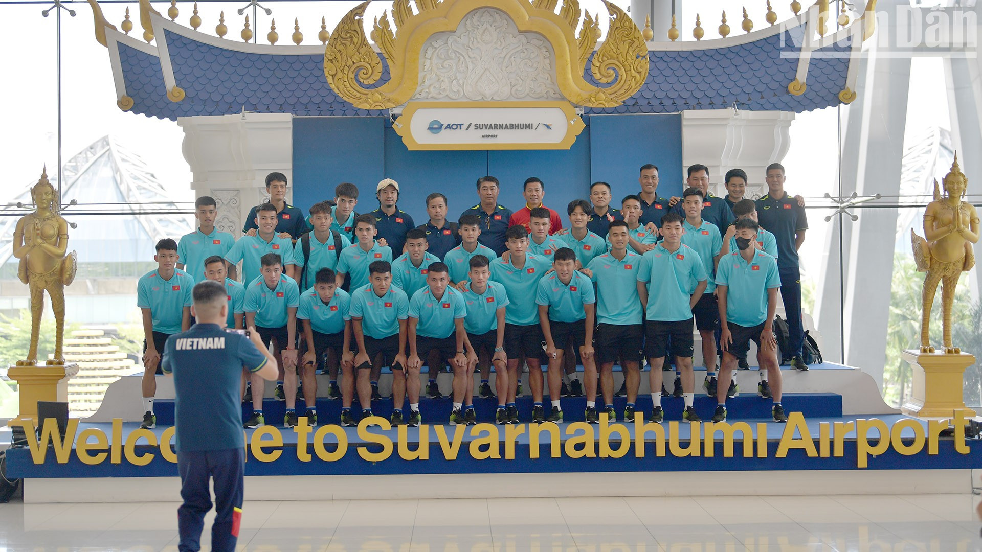 根据赛程安排，越南U23队将于8月20日进行首场比赛对阵老挝U23队，第二场比赛将于8月22日对阵菲律宾U23队。