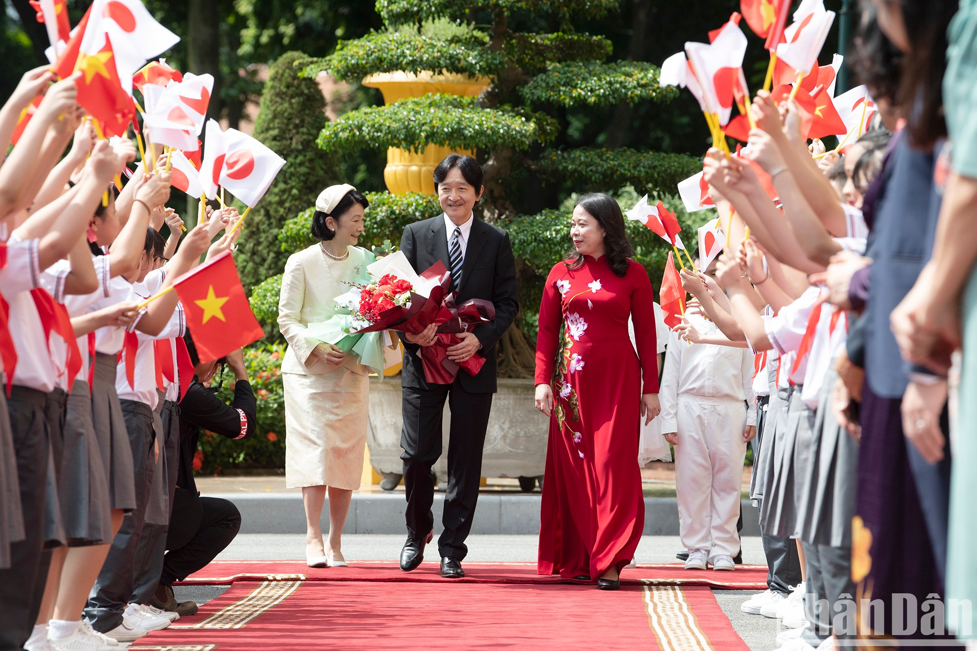越南国家副主席武氏映春主持欢迎仪式 并与日本皇嗣举行会谈【组图】