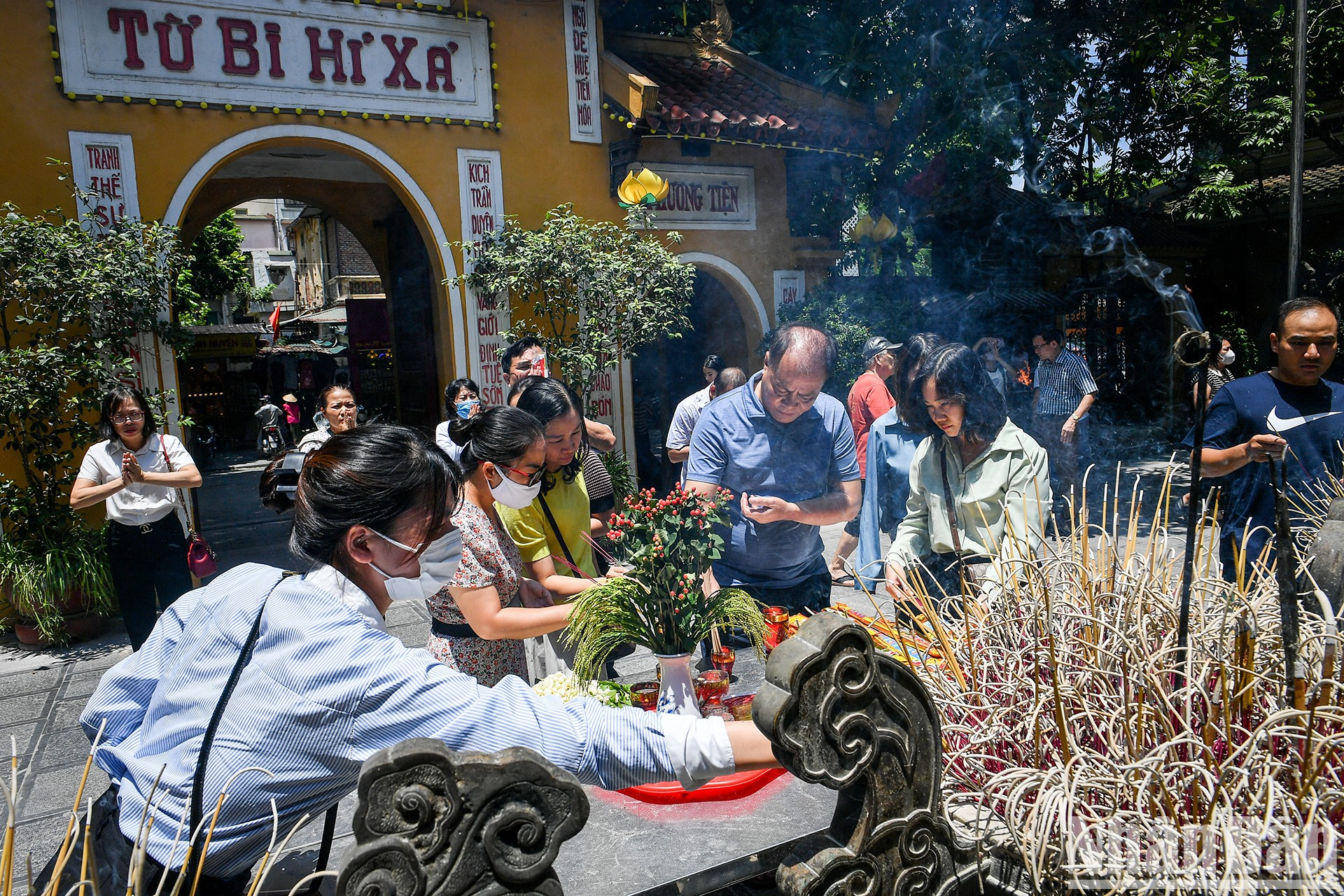 盂兰节是佛教中的重要节日。 盂兰节是佛教中的重要节日。