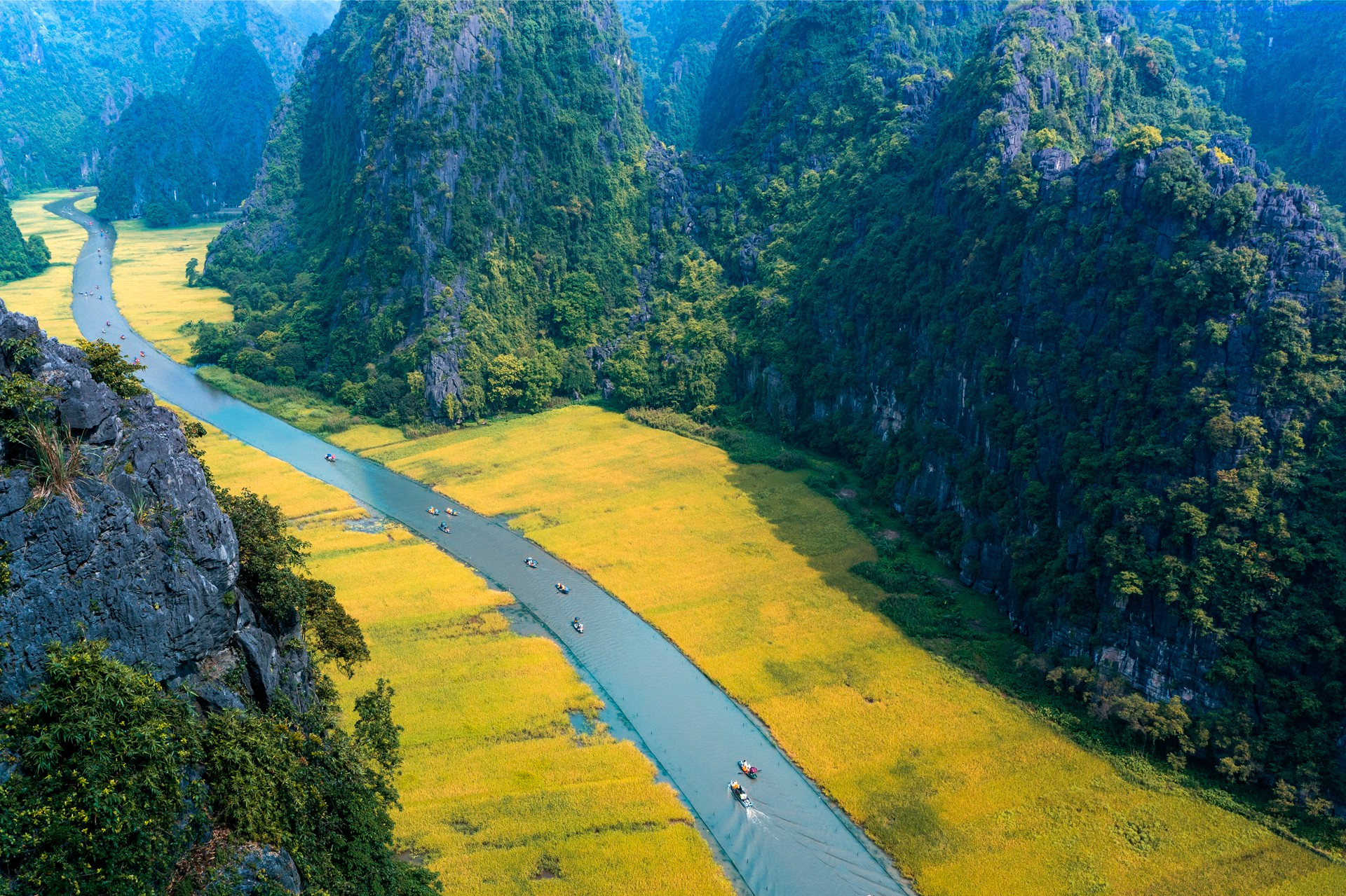 “三谷——长安金色”旅游周是从2018年举办的年度活动,恰逢梧桐河两岸一片片金灿灿的成熟稻田,景色宜人。 “三谷——长安金色”旅游周是从2018年举办的年度活动,恰逢梧桐河两岸一片片金灿灿的成熟稻田,景色宜人。