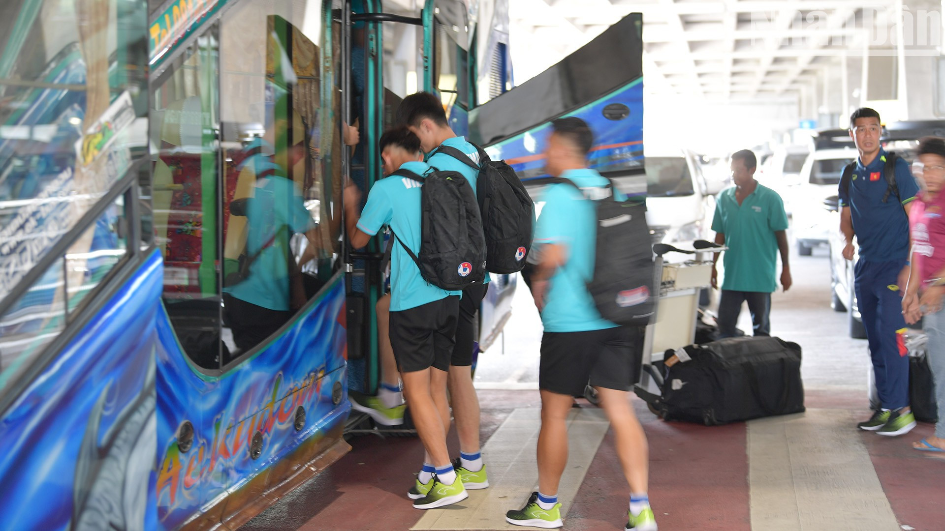 2023年东南亚U23足球锦标赛共有10支球队参加，分为三组。