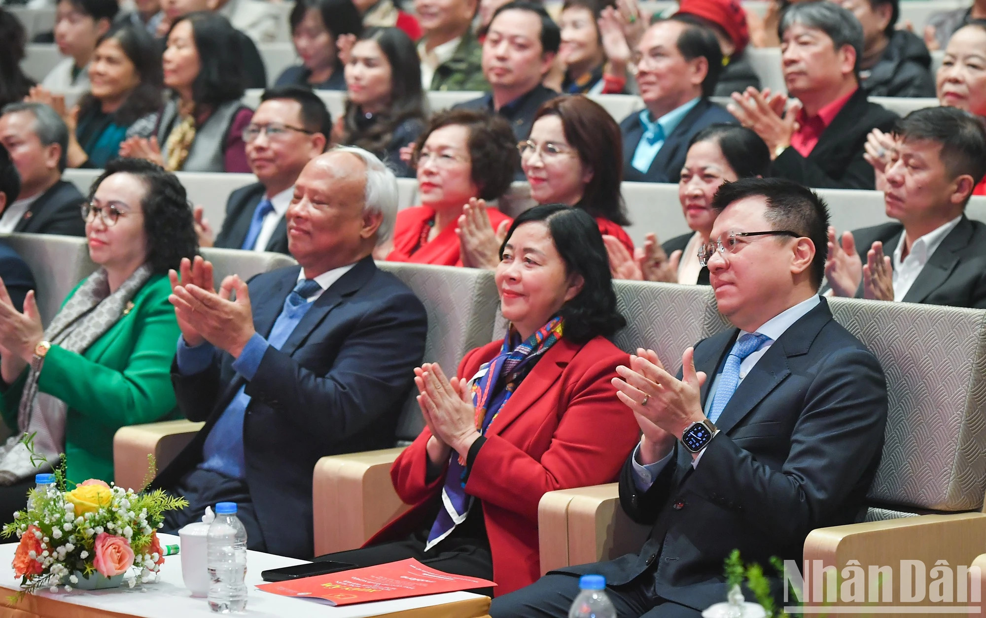 出席"2024年温暖春节" - 分享爱心活动的各位代表。 出席"2024年温暖春节" - 分享爱心活动的各位代表。