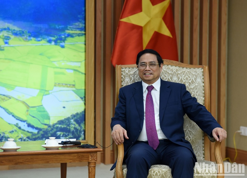 范明正总理在会见中发表讲话。