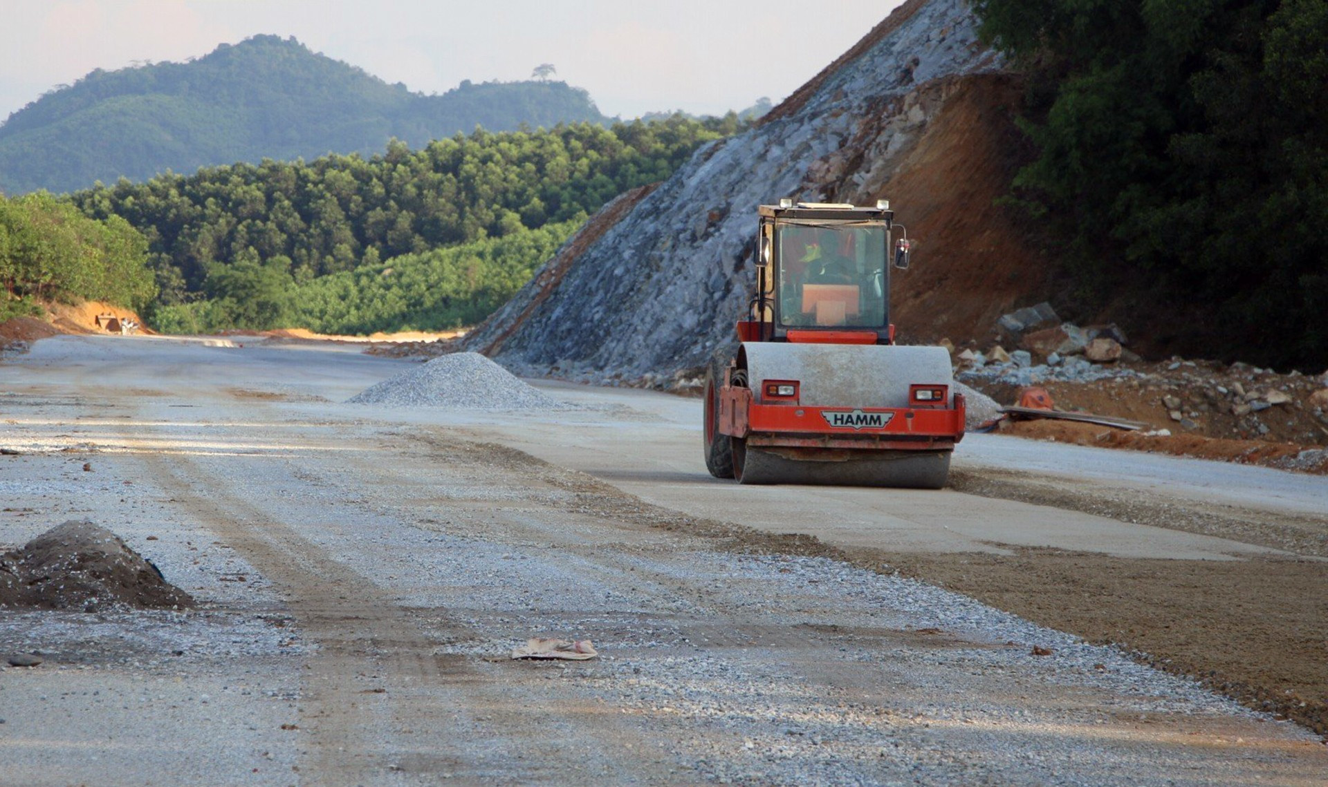 宣光-富寿高速公路正在施工。 宣光-富寿高速公路正在施工。