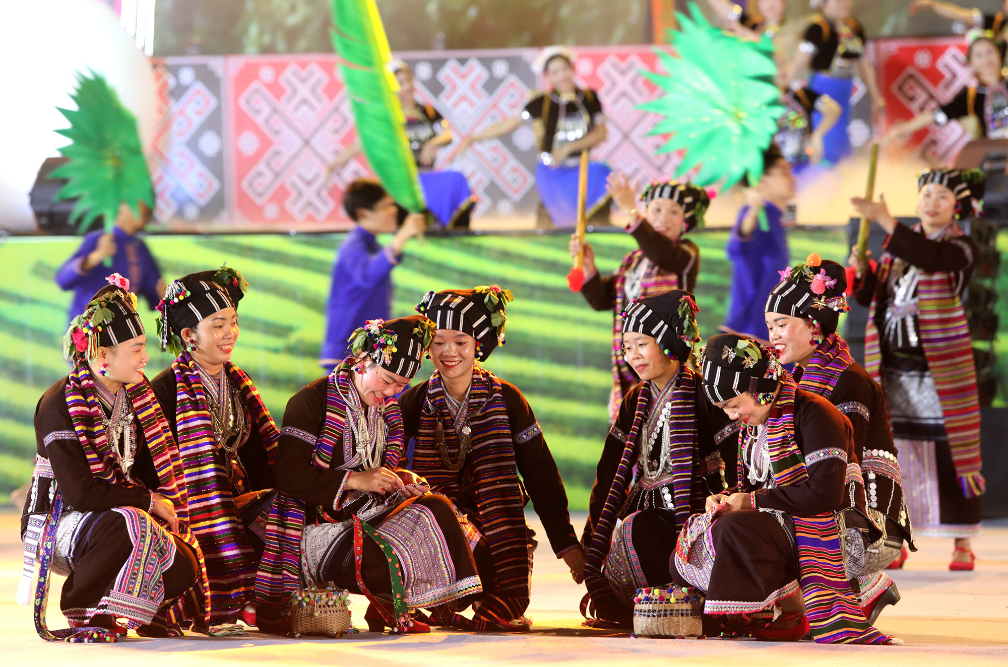 卢族的精彩表演节目。 卢族的精彩表演节目。