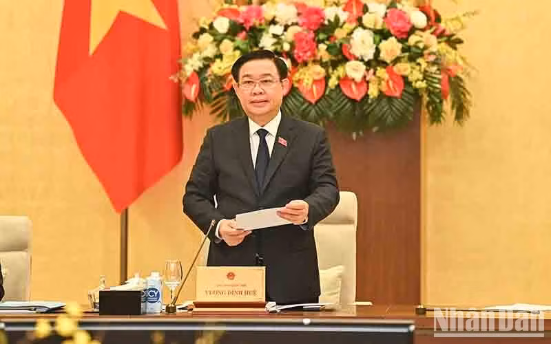 越南国会主席王廷惠在会上致开幕词。