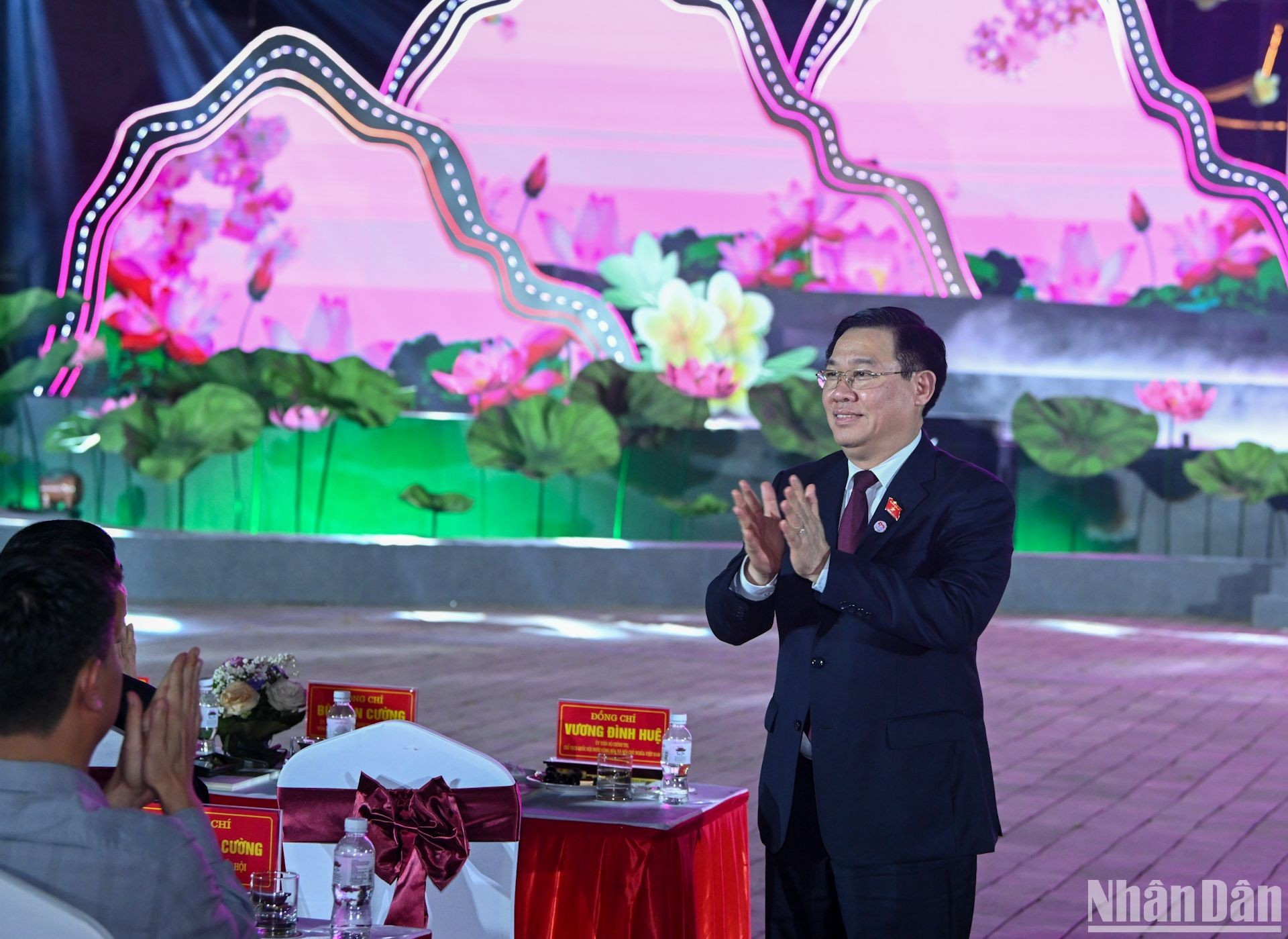 越南国会主席王廷惠出席2023年河南文化旅游周开幕式暨越日传统艺术表演交流会。 越南国会主席王廷惠出席2023年河南文化旅游周开幕式暨越日传统艺术表演交流会。