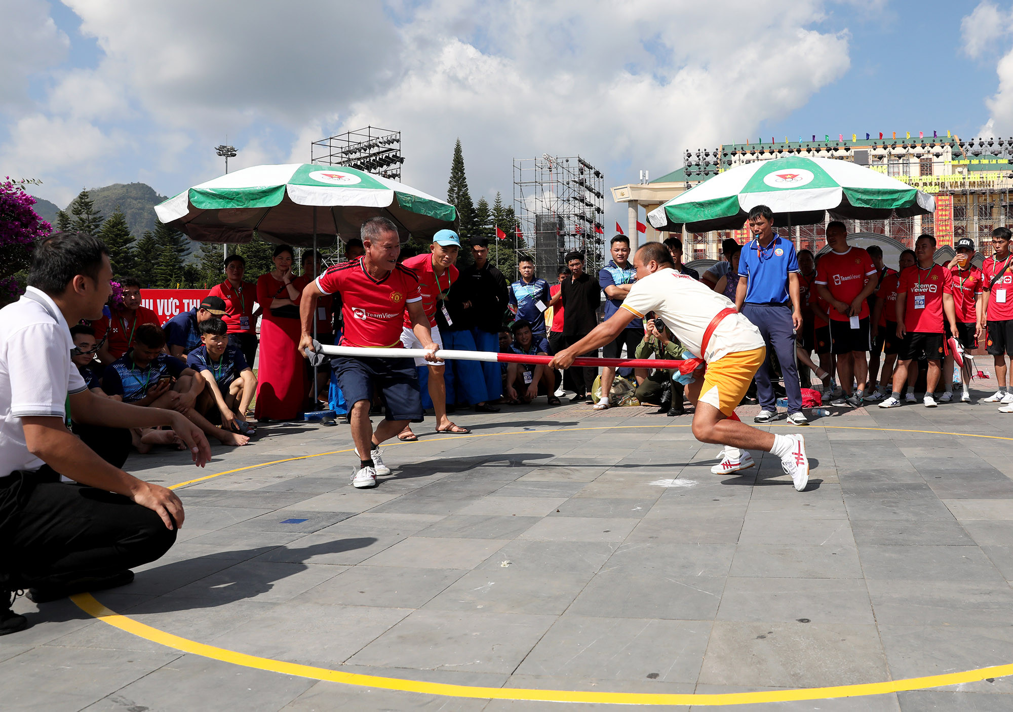 棒推比赛。 棒推比赛。