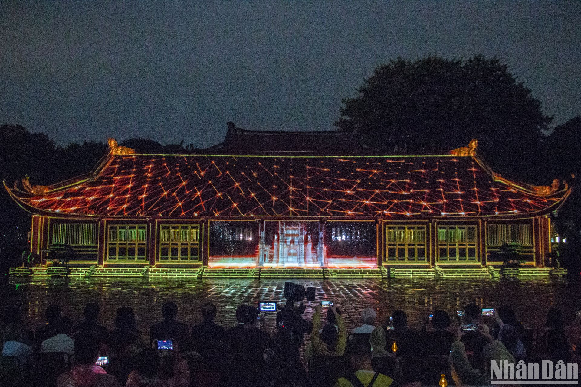 在太学区,主办方则举行题为“学道精华”的3D摄影技术展示活动,给游客带来不同感触。 在太学区,主办方则举行题为“学道精华”的3D摄影技术展示活动,给游客带来不同感触。