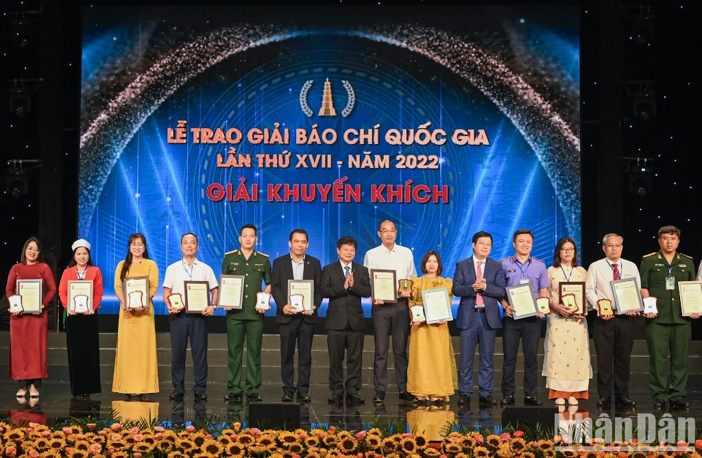 C等奖颁奖仪式。 C等奖颁奖仪式。