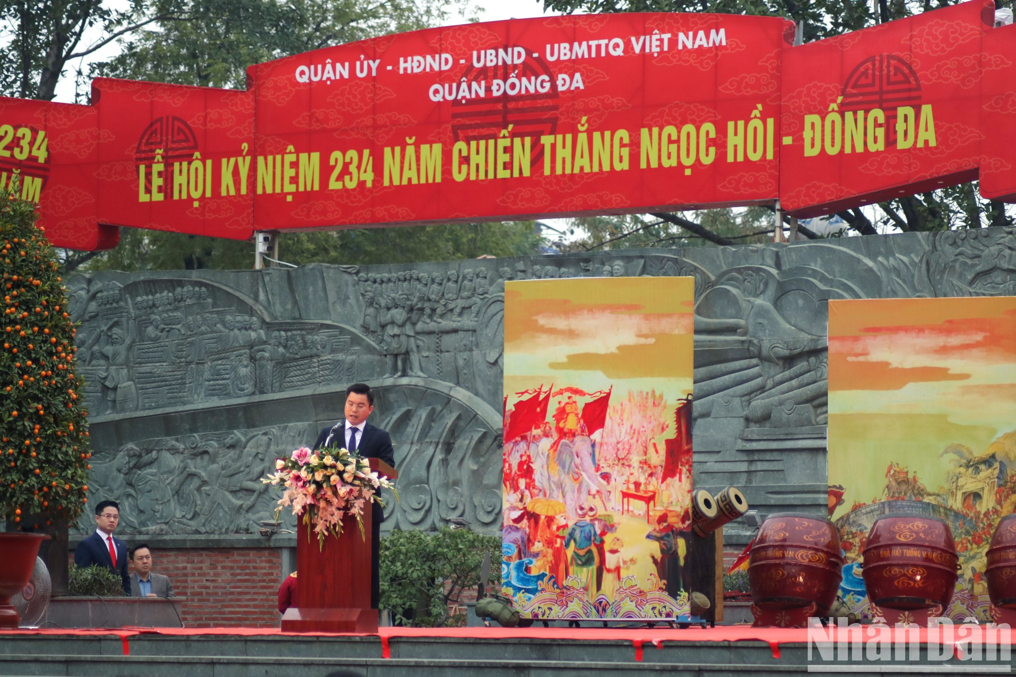 河内市民兴高采烈参加癸卯春节玉回-栋多大捷纪念仪式【组图】 ảnh 5 河内市民兴高采烈参加癸卯春节玉回-栋多大捷纪念仪式【组图】 ảnh 5