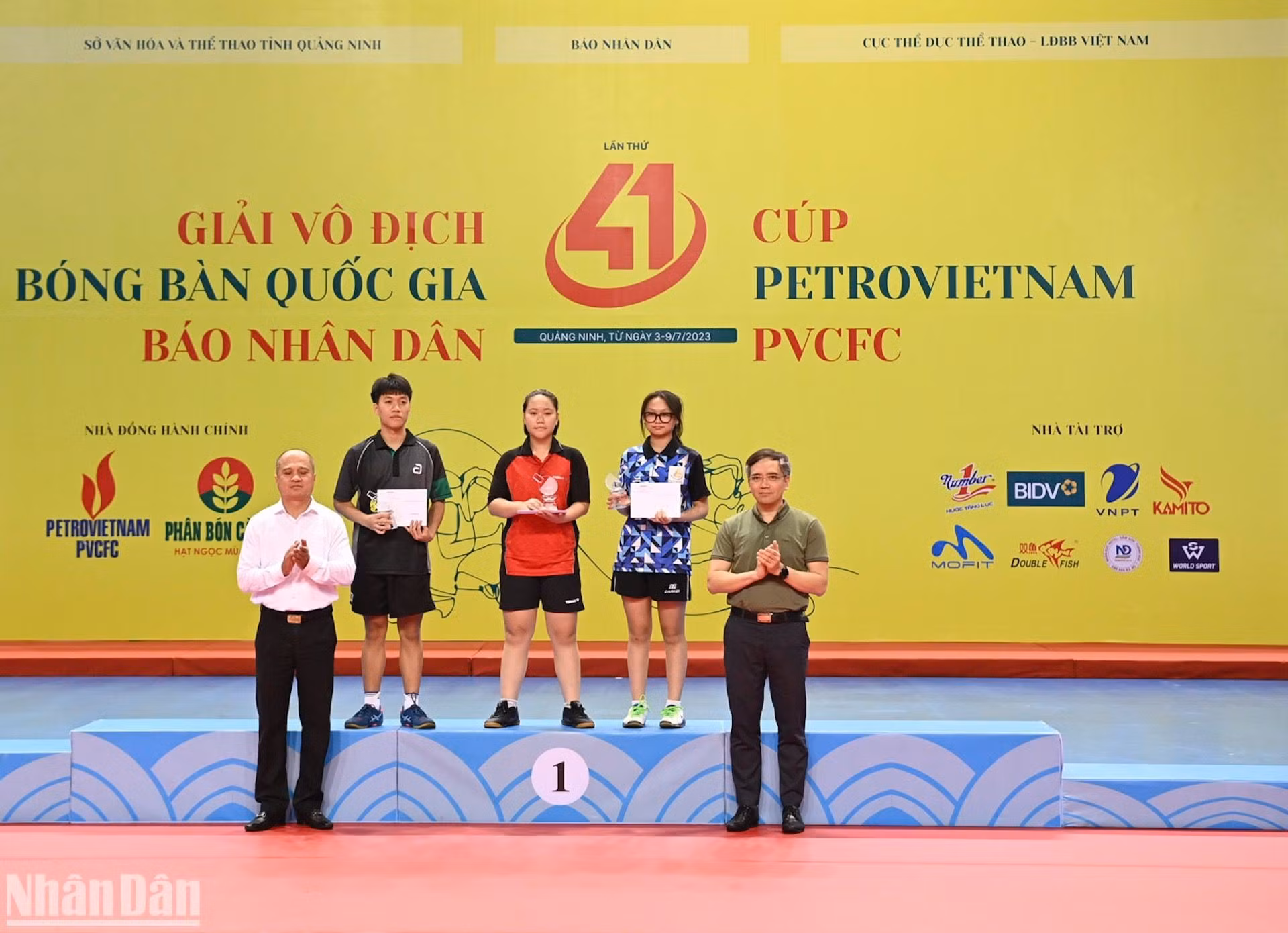 本届比赛的年轻运动员。 本届比赛的年轻运动员。