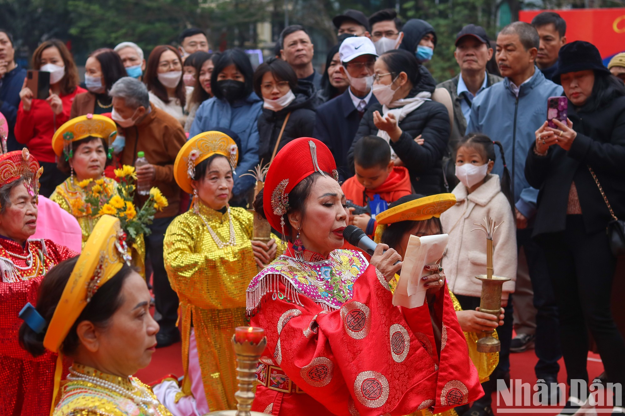 河内市民兴高采烈参加癸卯春节玉回-栋多大捷纪念仪式【组图】 ảnh 9 河内市民兴高采烈参加癸卯春节玉回-栋多大捷纪念仪式【组图】 ảnh 9