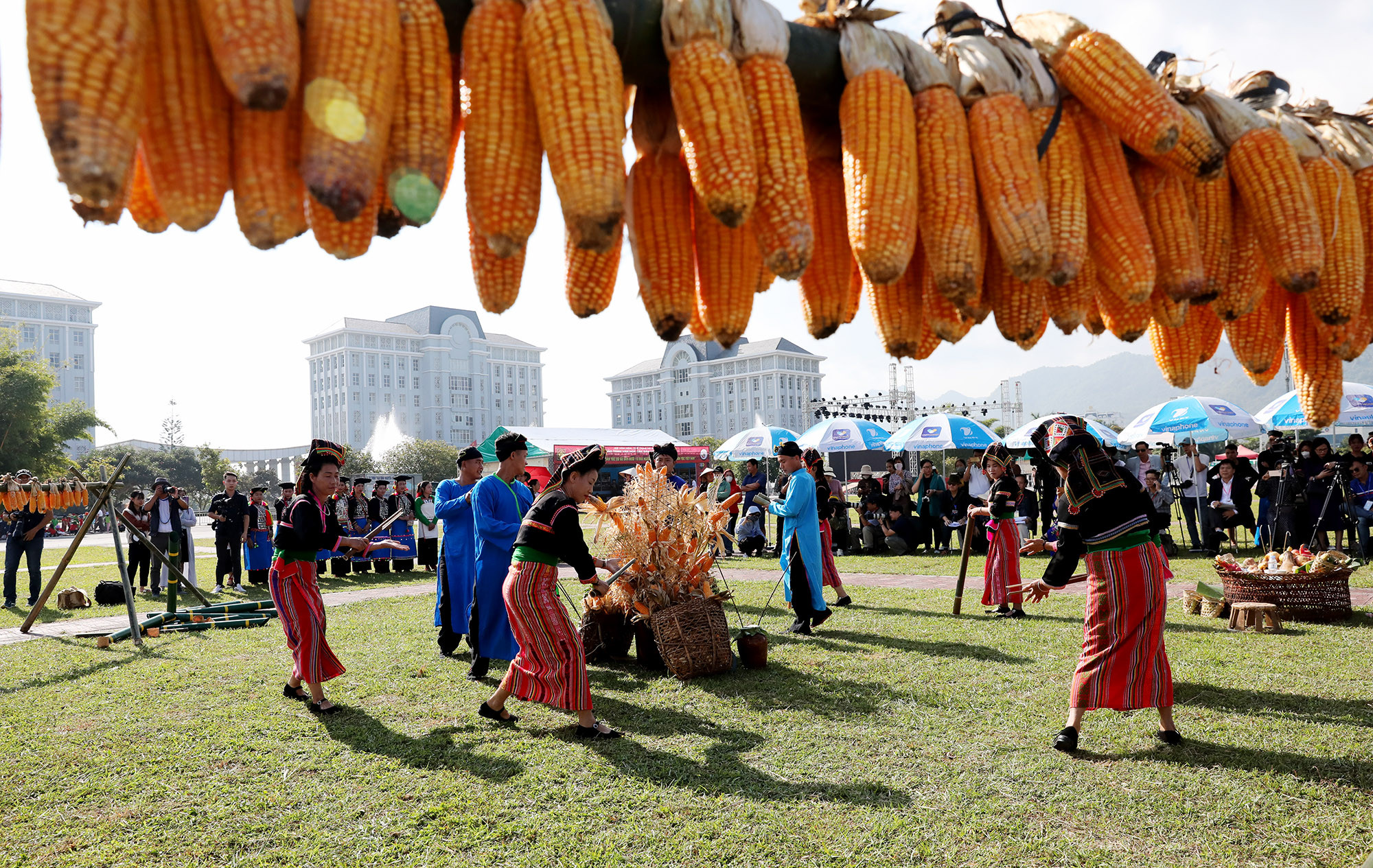 再现贡族的玉米节。 再现贡族的玉米节。