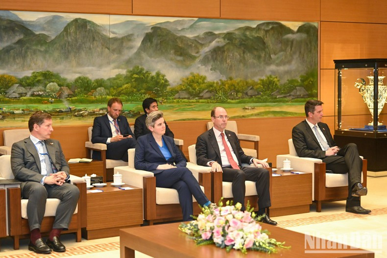 卢森堡大公国代表。 卢森堡大公国代表。