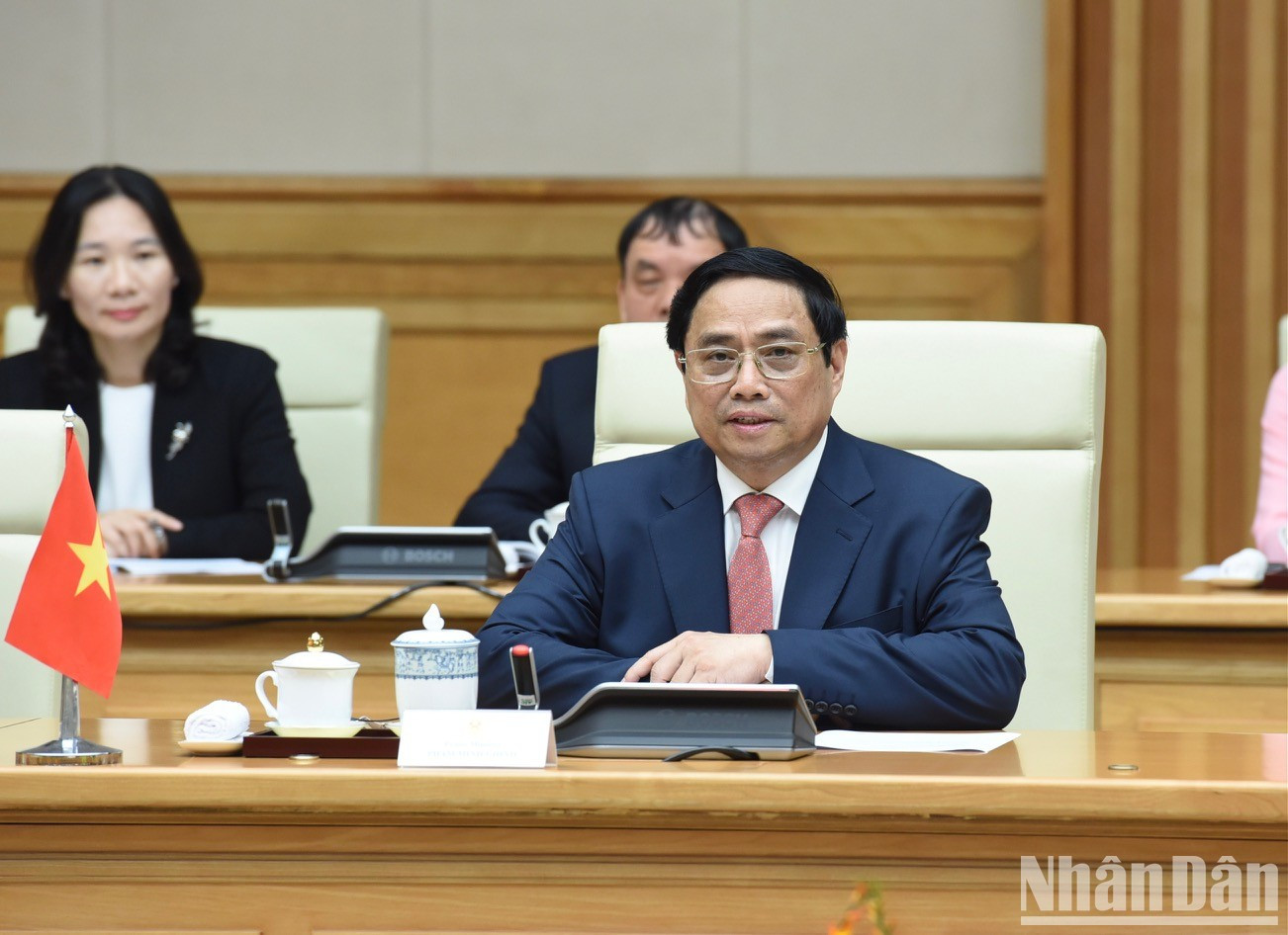 范明正总理发表讲话。 范明正总理发表讲话。