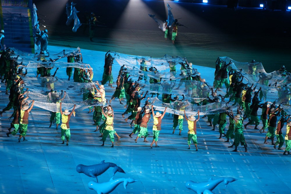 第32届东运会开幕式共有3三大篇章，分别为“吴哥的辉煌”、“高棉的微笑”和“高棉人的未来”。