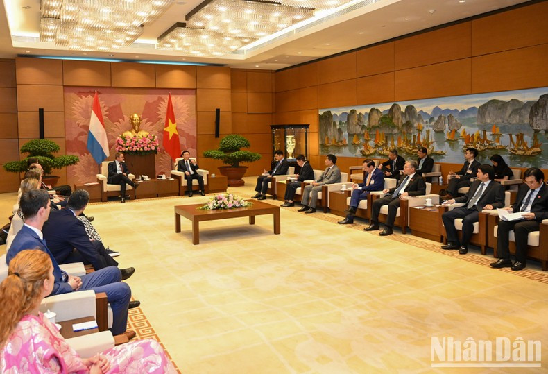 会见全景。 会见全景。
