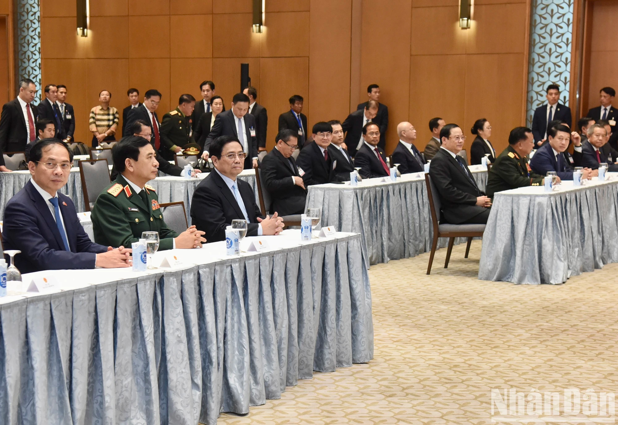 双方代表出席合作文件签字仪式。