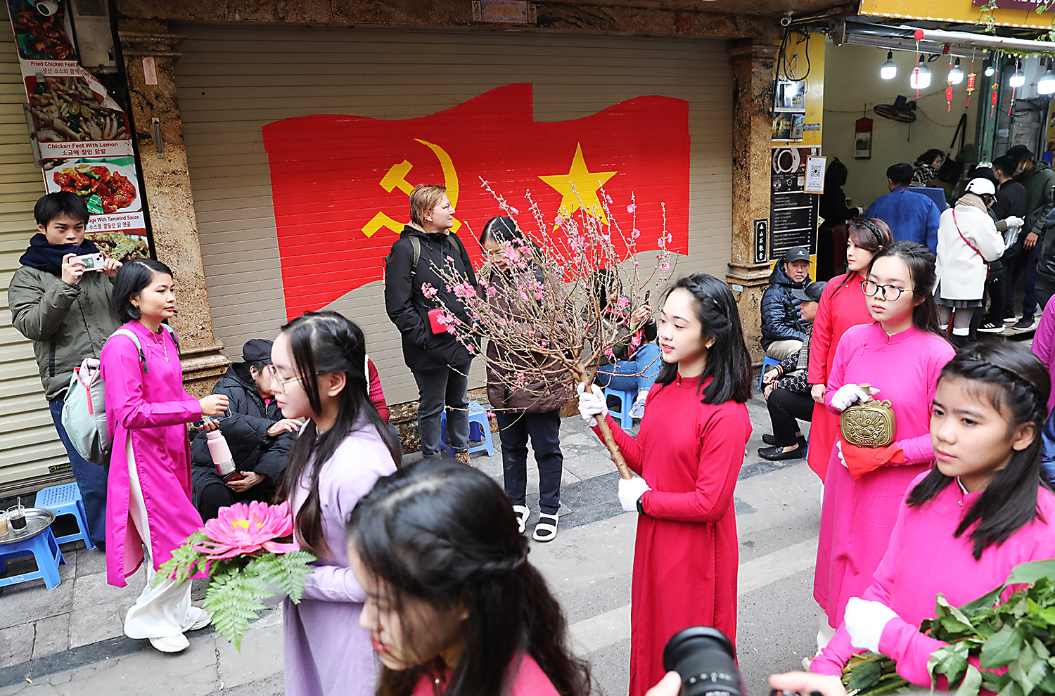 今年节目面向庆祝2月3日建党日。 今年节目面向庆祝2月3日建党日。