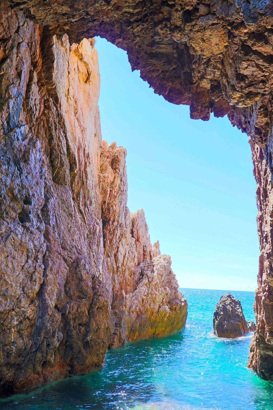 探索平定省龙鳞角：原始奇幻的自然魅力吸引游客纷至沓来 ảnh 5