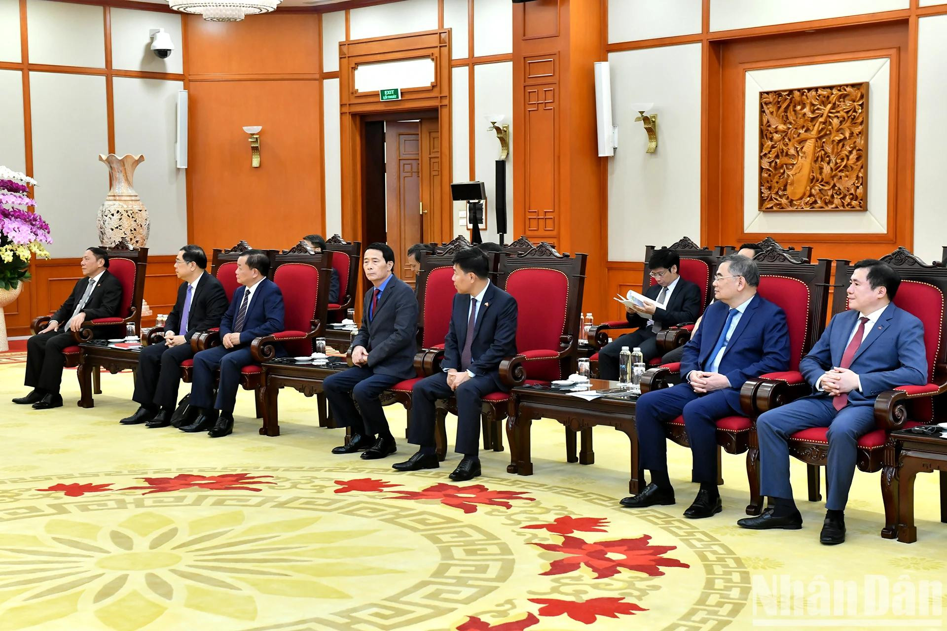 越南代表出席会见