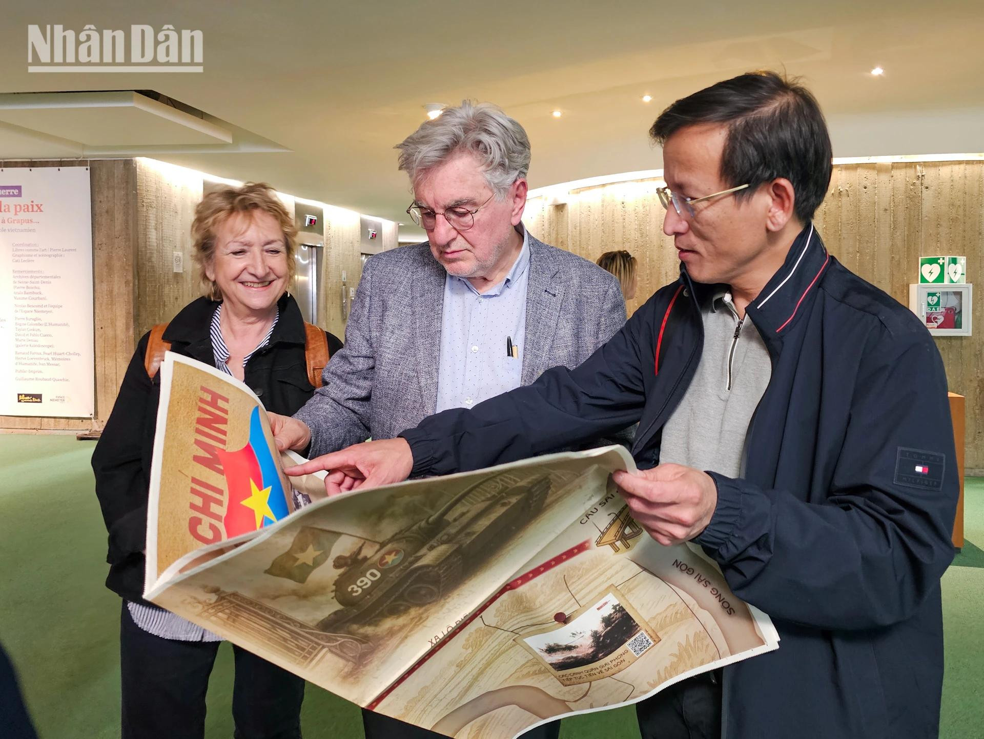 法国记者、导演丹尼尔·鲁塞尔（Daniel Roussel）高度评价近年来越南科技发展的水平，认为越南正紧跟全球发展趋势，积极推动历史教育向年轻人普及。他曾于1980年至1986年担任法国共产党机关报《人道报》（L’Humanité）常驻越南记者。