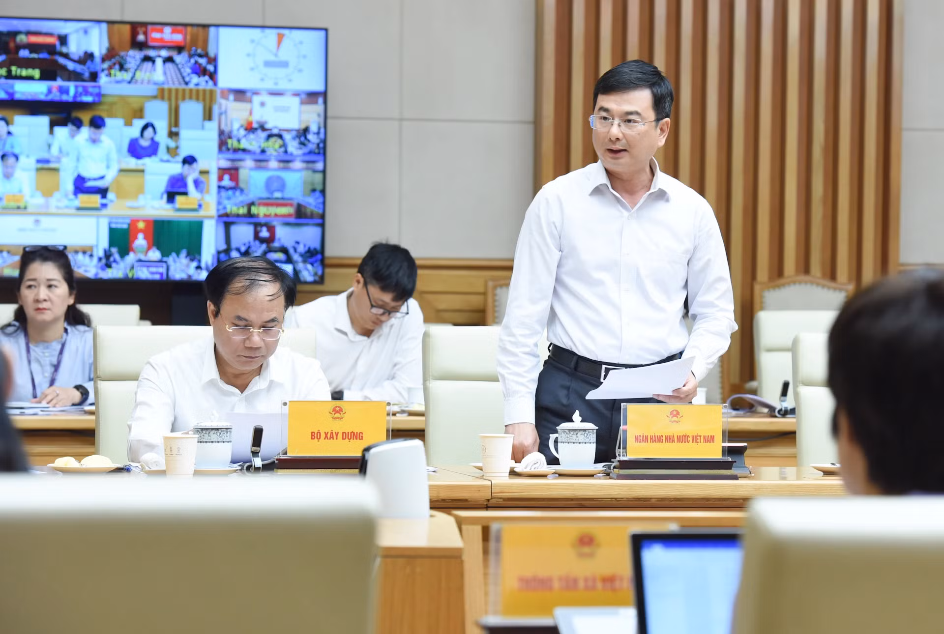 与会代表在会上发表讲话。