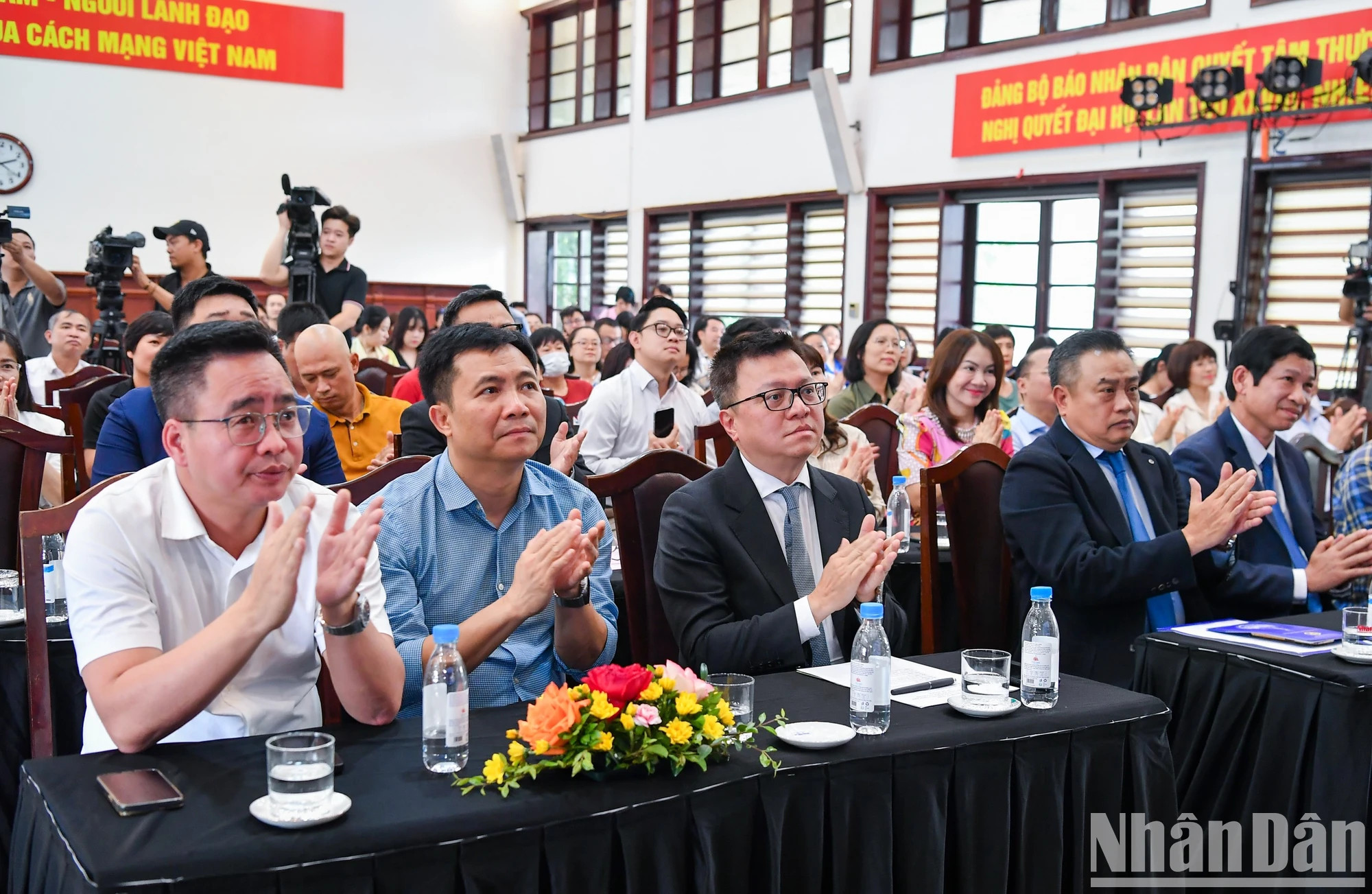 与会代表。 与会代表。