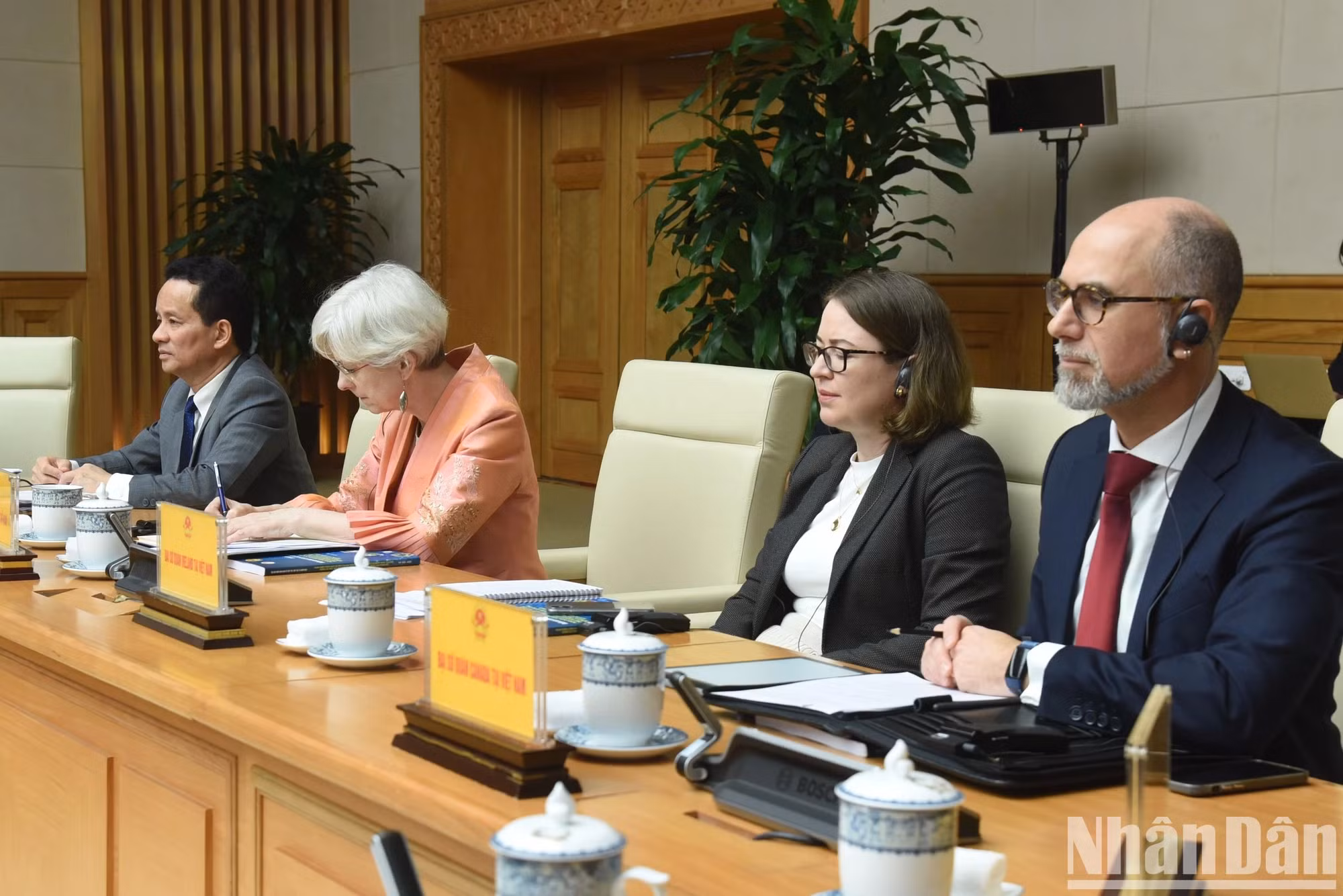 各国驻越南大使和国际组织代表出席2024年集体经济、合作社经济论坛。