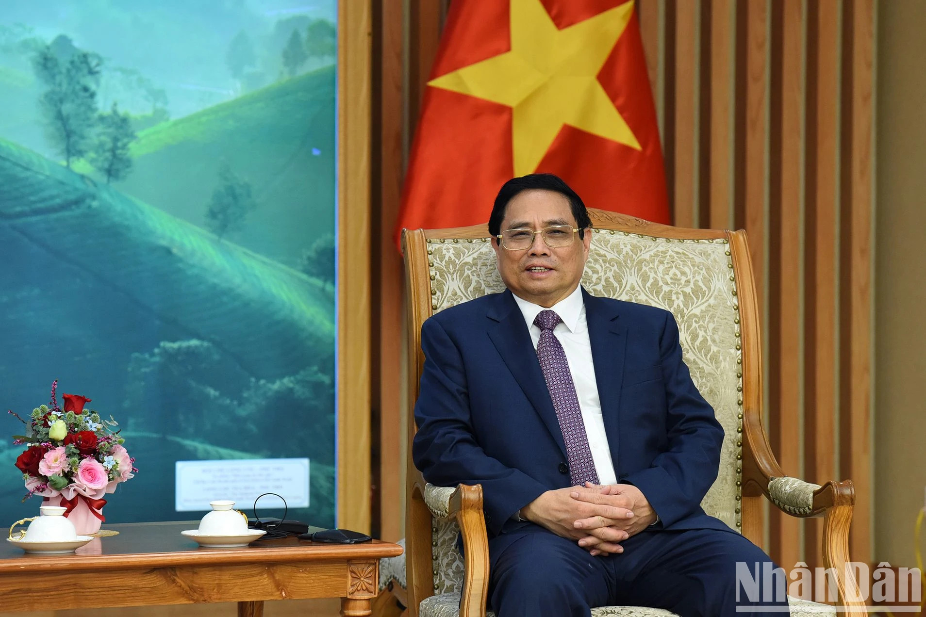 越南政府总理范明正在会见时发表讲话。（陈海 摄）