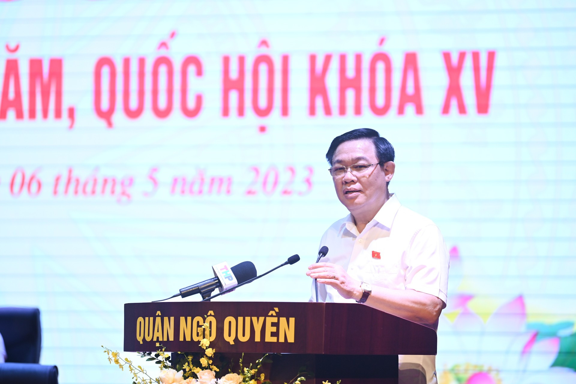 国会主席王廷惠发表讲话,吸纳选民所提出的意见,建议。 国会主席王廷惠发表讲话,吸纳选民所提出的意见,建议。