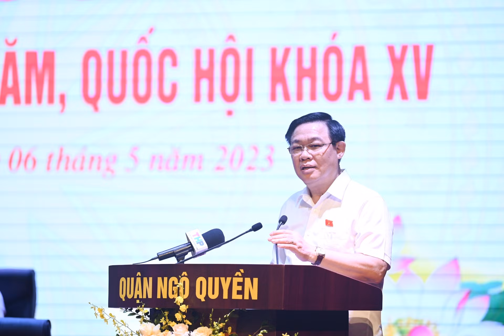 国会主席王廷惠发表讲话，吸纳选民所提出的意见，建议。