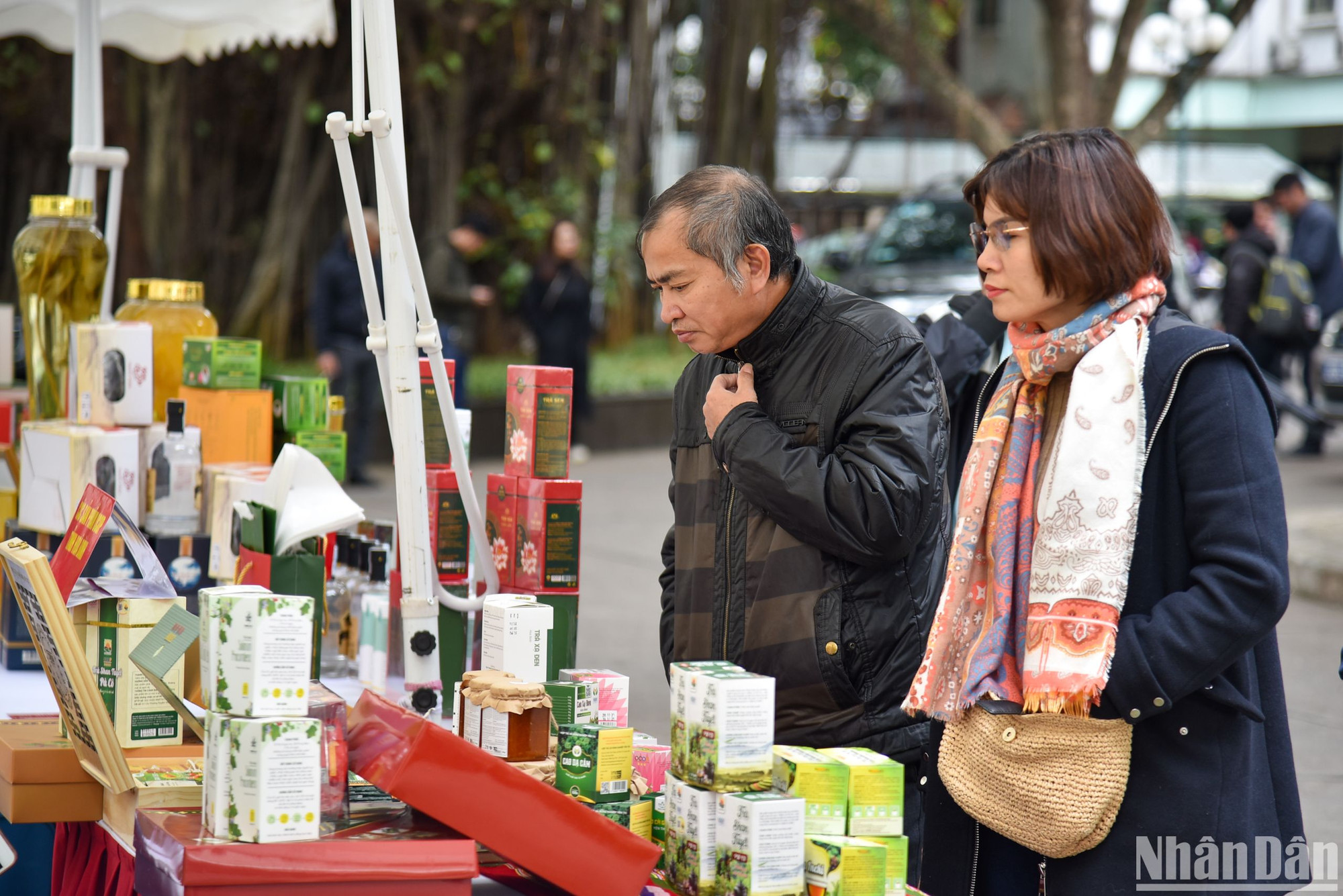 “一乡一品”产品在《人民报》总部展出【组图】