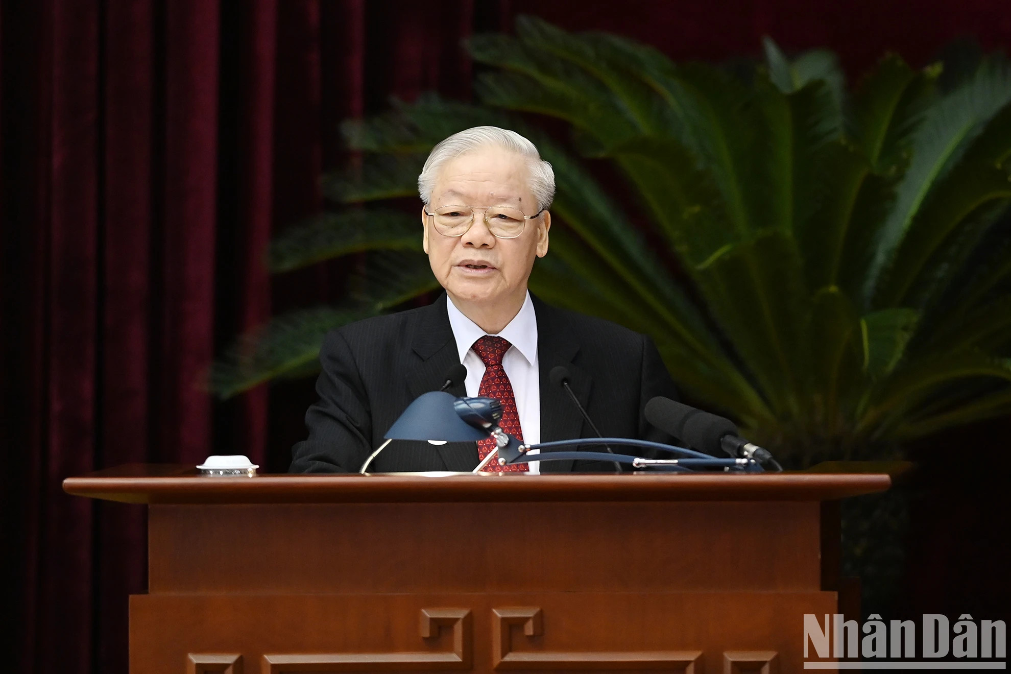 越共中央总书记阮富仲主持开幕式并致开幕辞。(登科 摄) 越共中央总书记阮富仲主持开幕式并致开幕辞。(登科 摄)