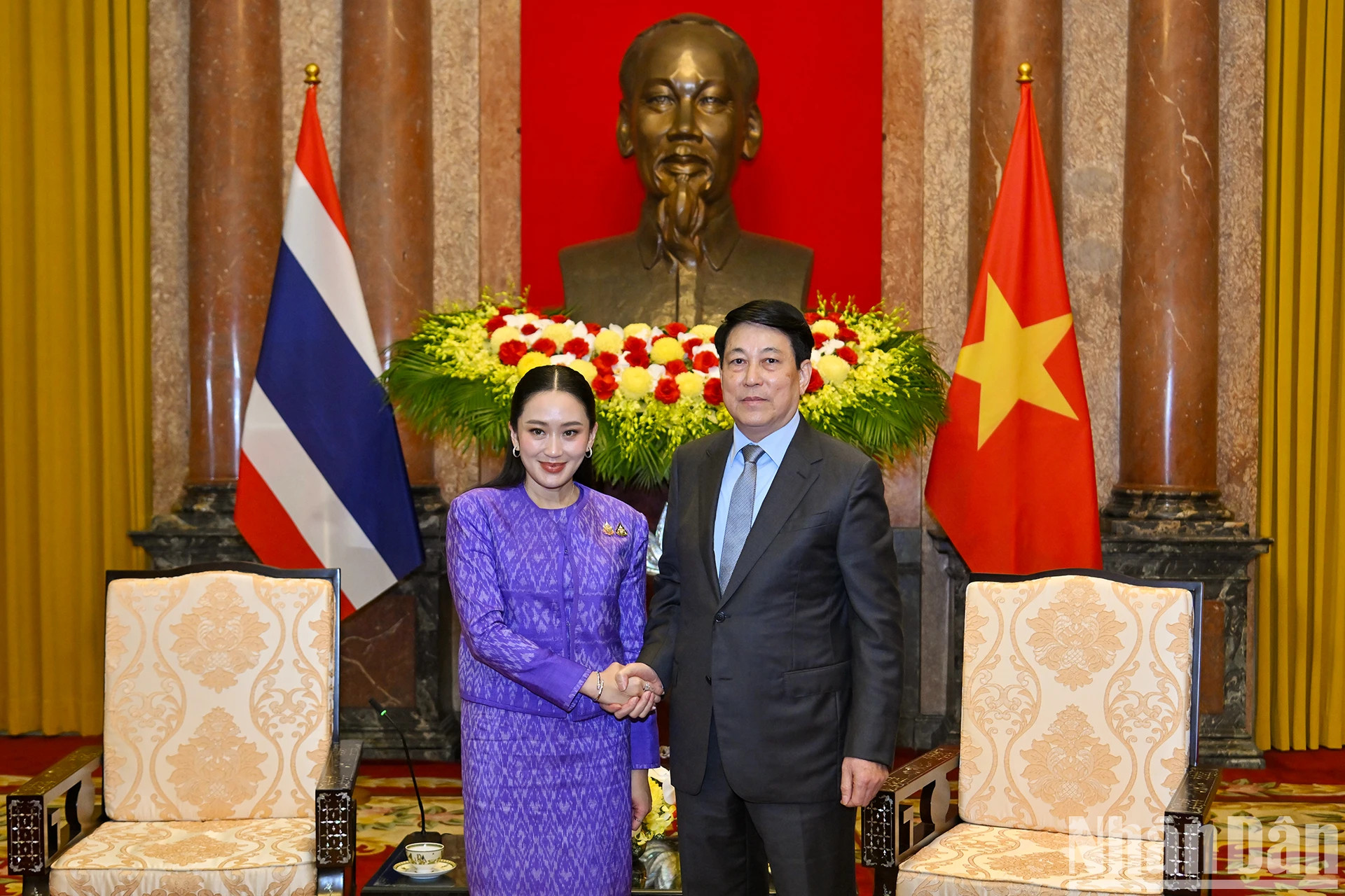 越南国家主席梁强和泰国总理佩通坦·西那瓦。 越南国家主席梁强和泰国总理佩通坦·西那瓦。