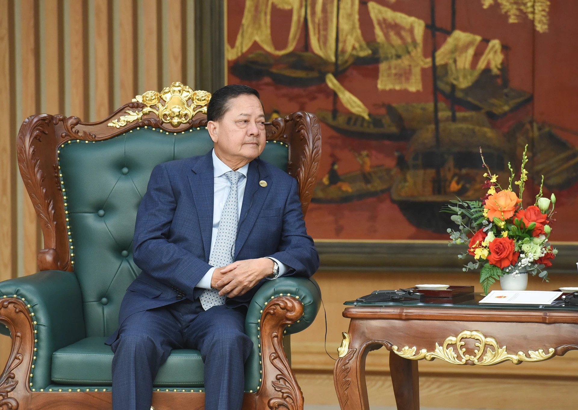 柬埔寨副首相涅沙文在会见时发表讲话。