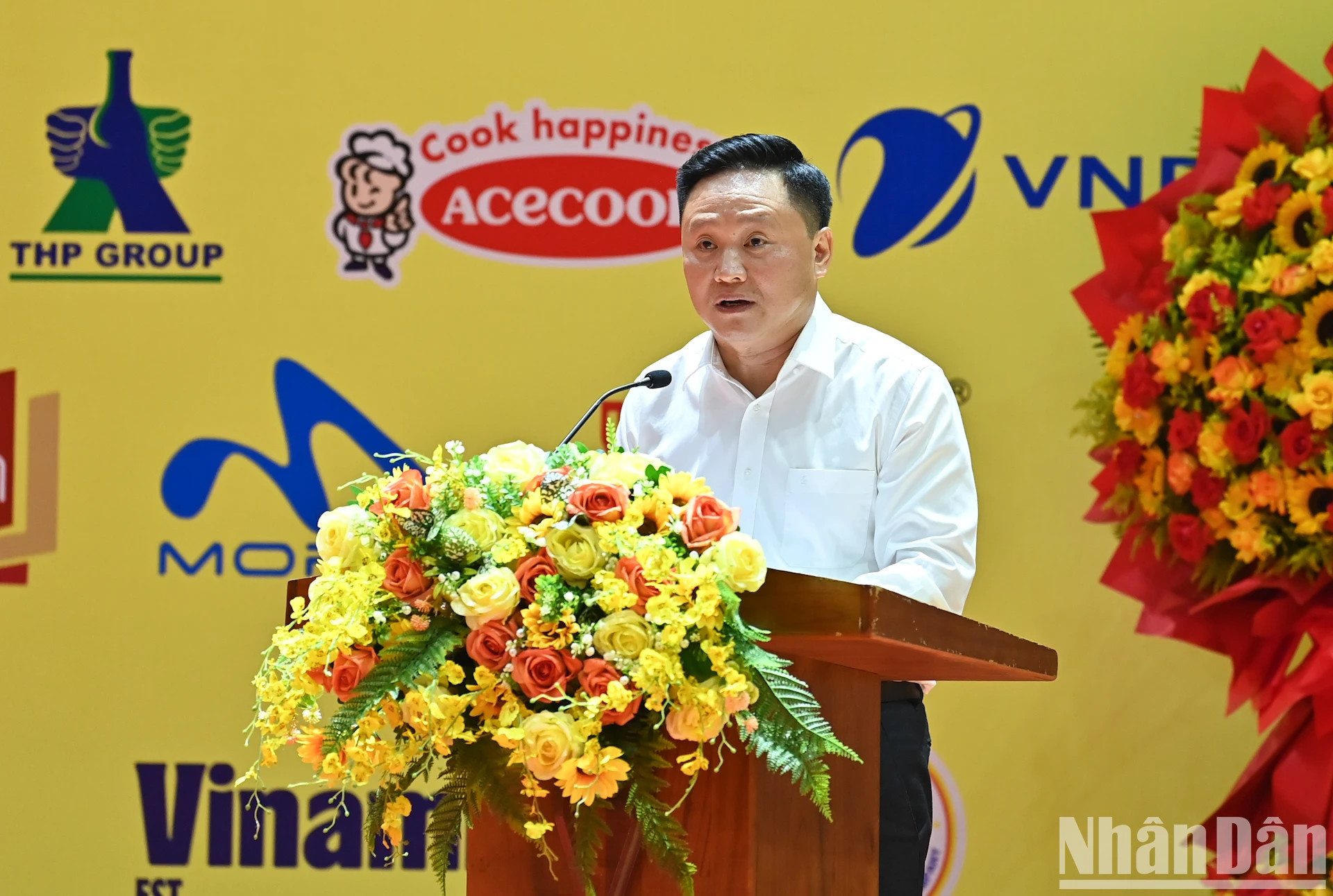 《人民报》社副总编辑潘文雄致闭幕辞。