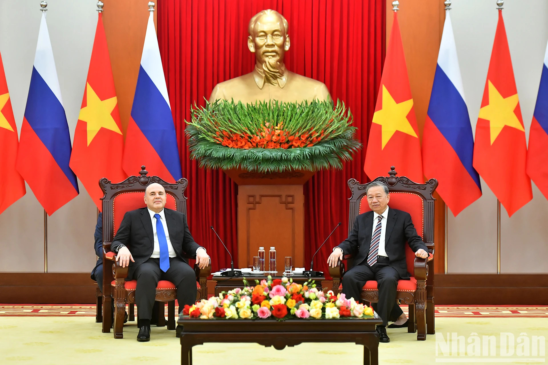 越共中央总书记苏林会见俄罗斯联邦政府总理米舒斯京。