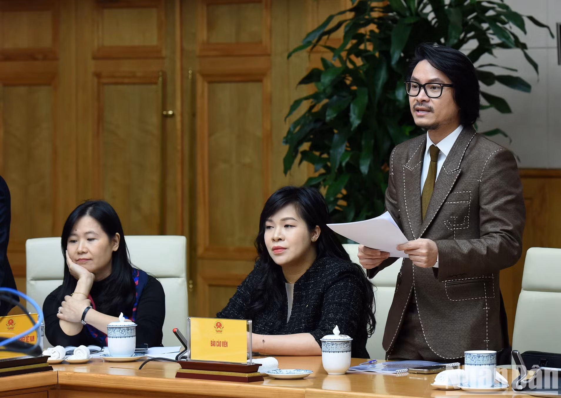 黄日南导演在会上发表讲话。