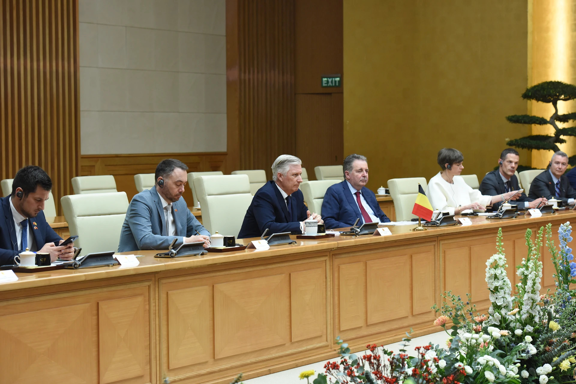 比利时国王菲利普一行会见越南政府总理范明正。