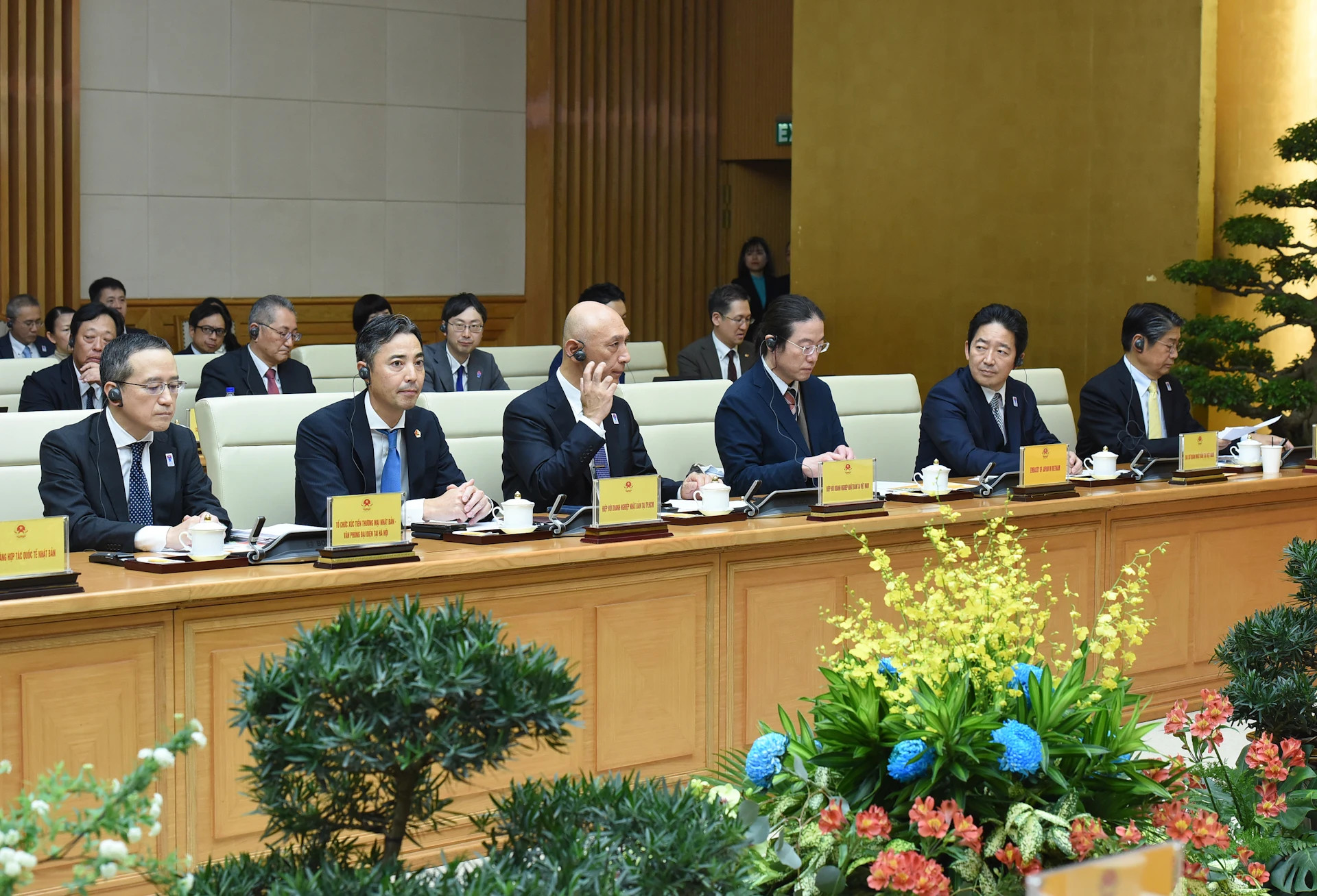 日本企业代表出席座谈会。