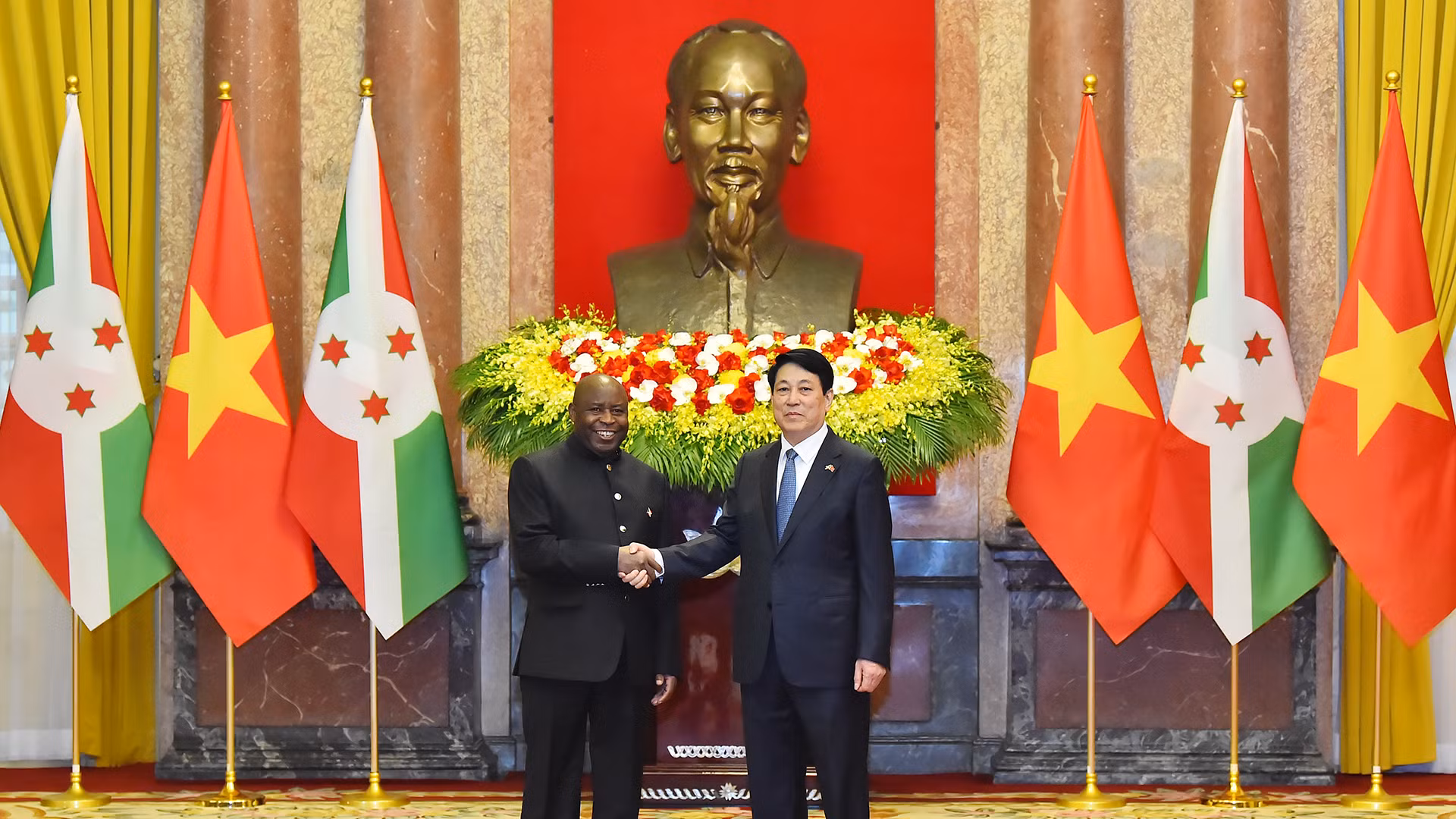 越南国家主席梁强主持仪式 欢迎布隆迪总统恩达伊施米耶访越【组图】