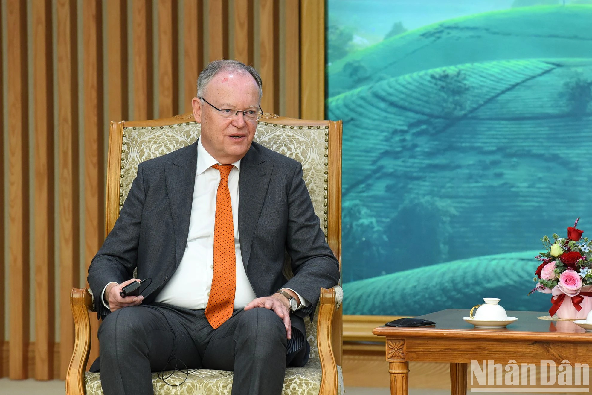 德国下萨克森州州长斯特凡·魏尔在会见时发表讲话。（陈海 摄）