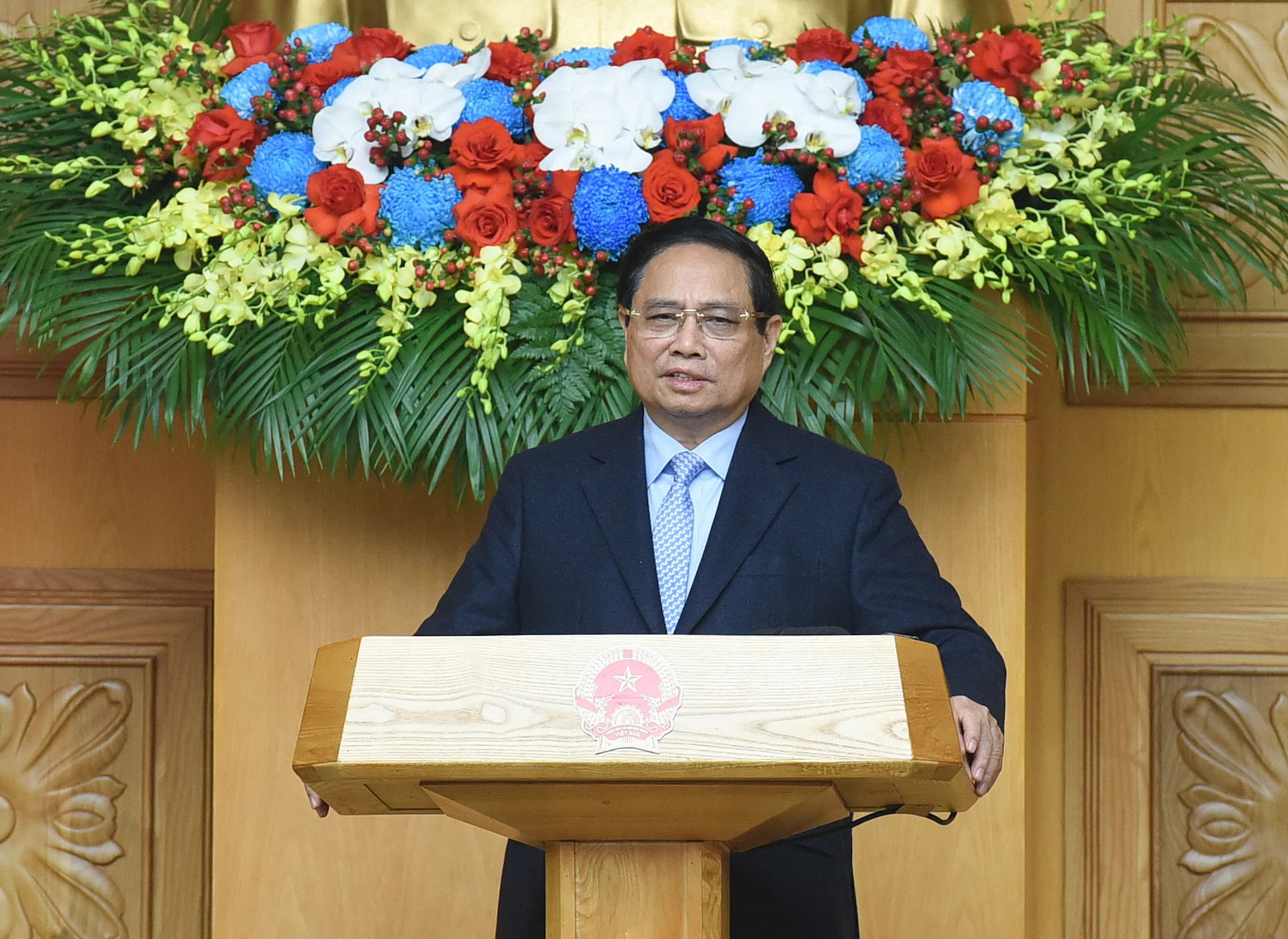 范明正总理在座谈会上发表讲话。