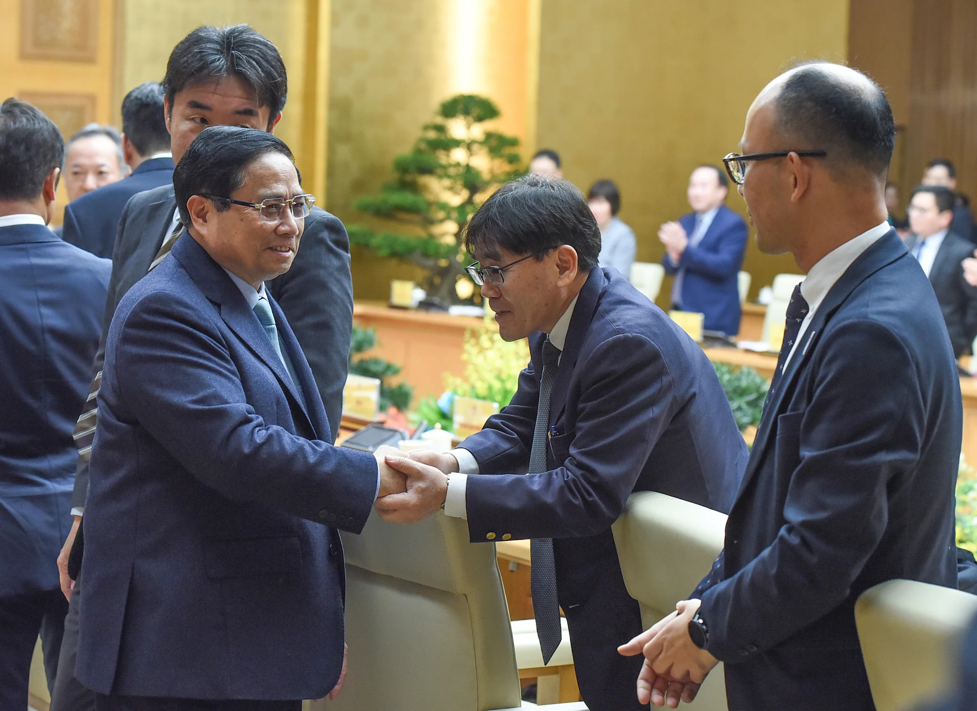 范明正总理和日本企业代表。