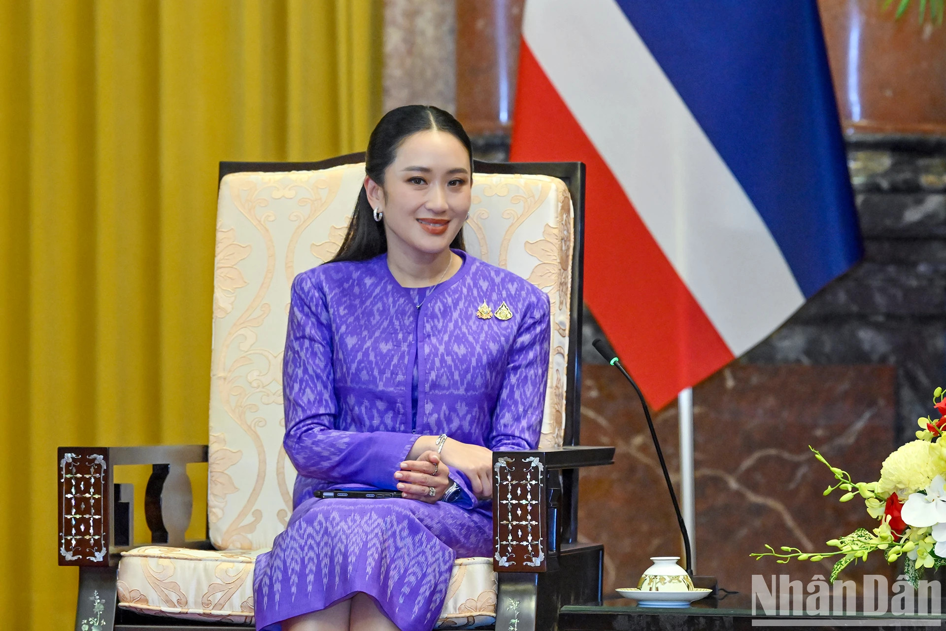 泰国总理佩通坦·西那瓦在会见时发表讲话。 泰国总理佩通坦·西那瓦在会见时发表讲话。