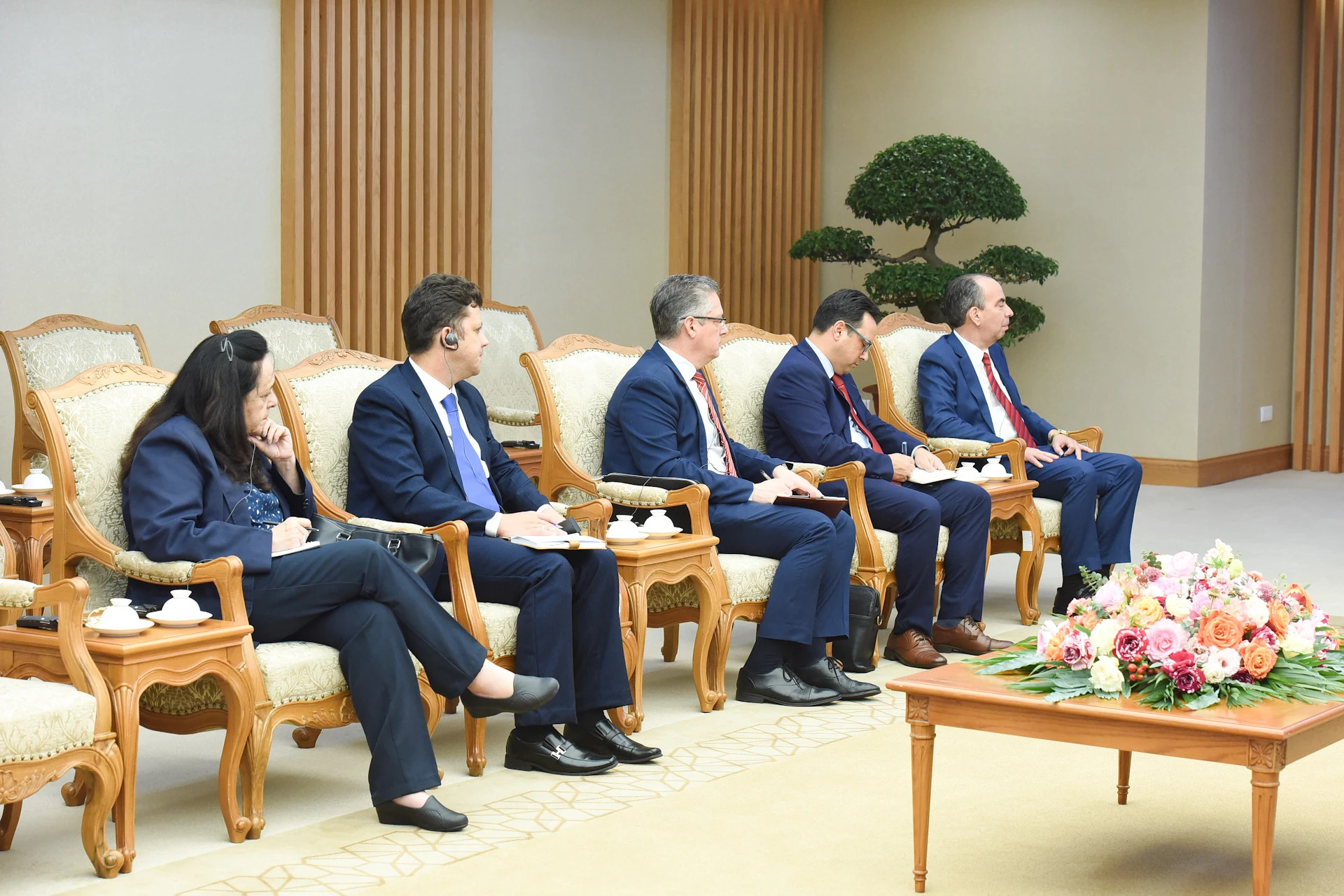 古方代表团成员。